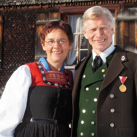 Pensionat Haus Arnika 4*